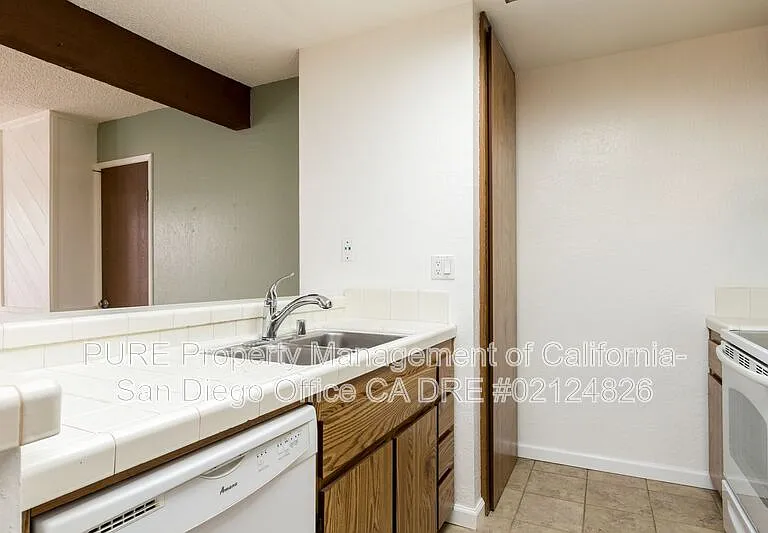 9129 Village Glen Dr #175 — Photo 7
