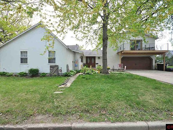 3rd image of 1800 Albion Ave