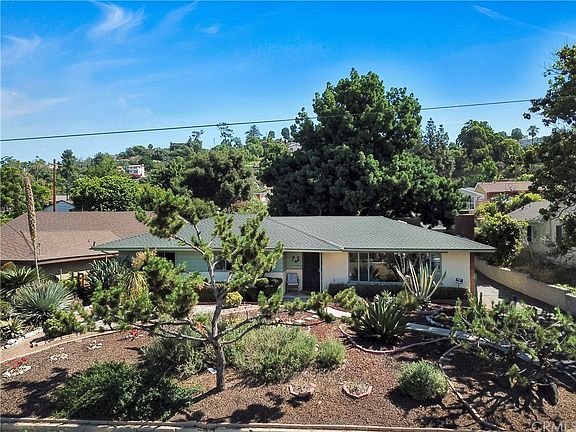 4th image of 11715 Beverly Dr