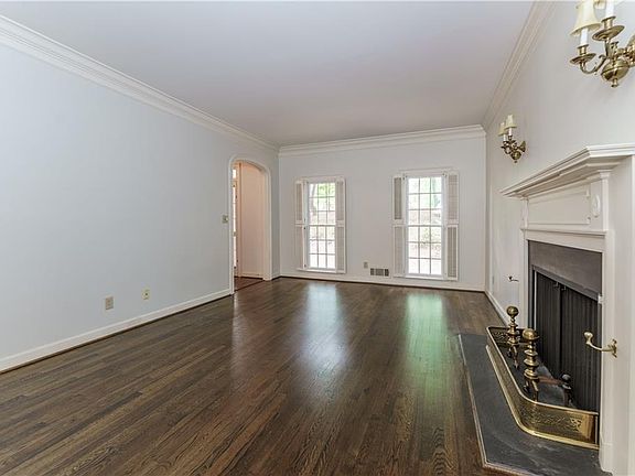 5th image of 335 Cameron Ridge Dr