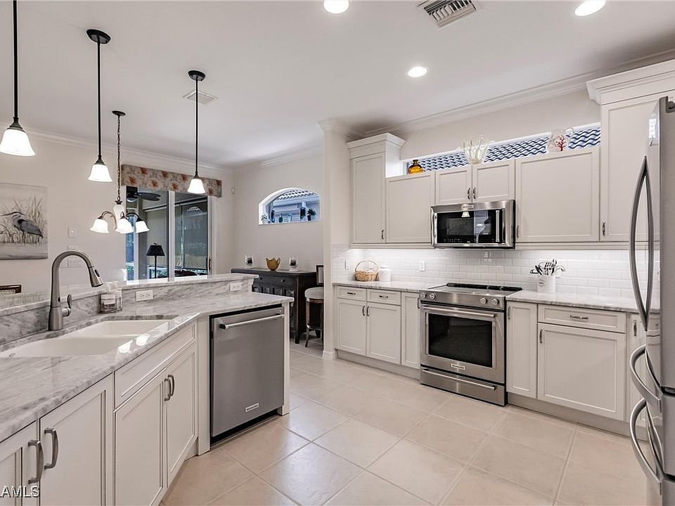 1st image of 8186 Woodridge Pointe Dr