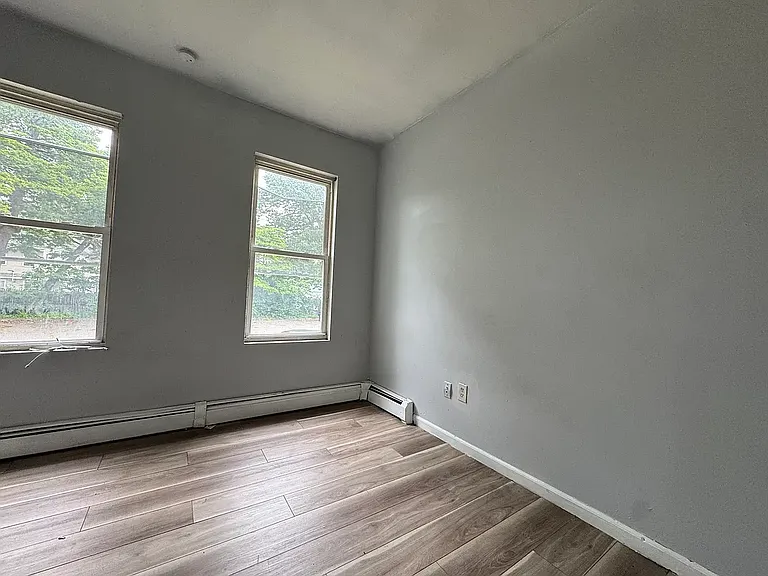 88 Chadwick Ave #1E — Photo 4