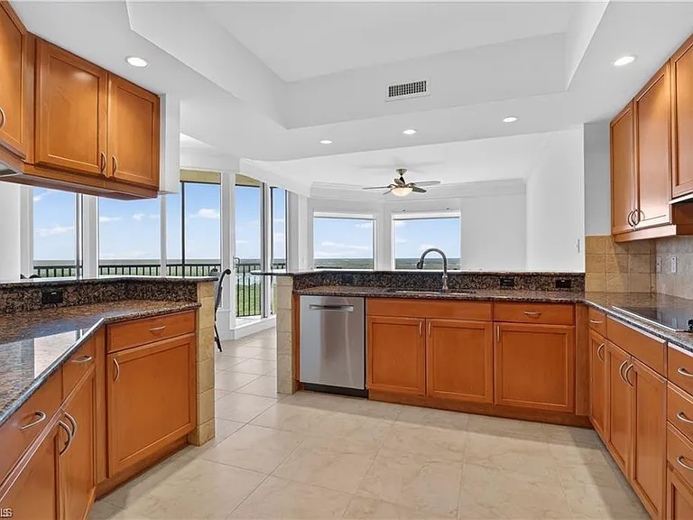 1060 Borghese Ln #1005 — Photo 11