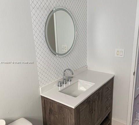 4th image of 2555 NE 11th St APT 808