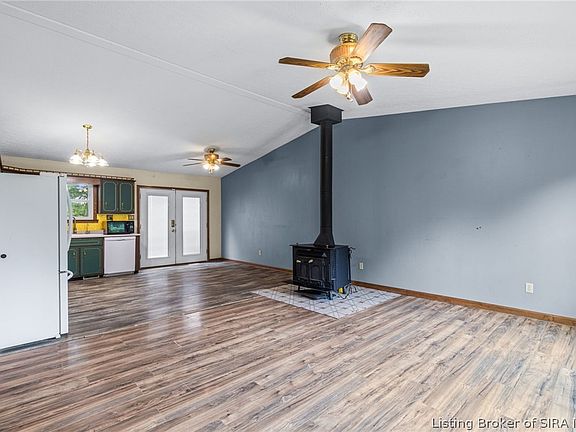 5th image of 8465 Scottsville Road