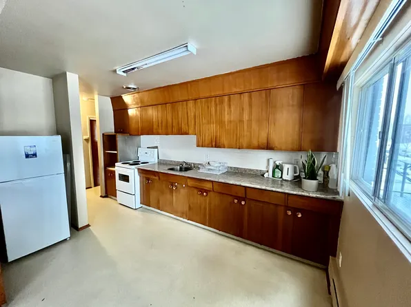 11610 124th St NW, Edmonton, AB T5M 0K7