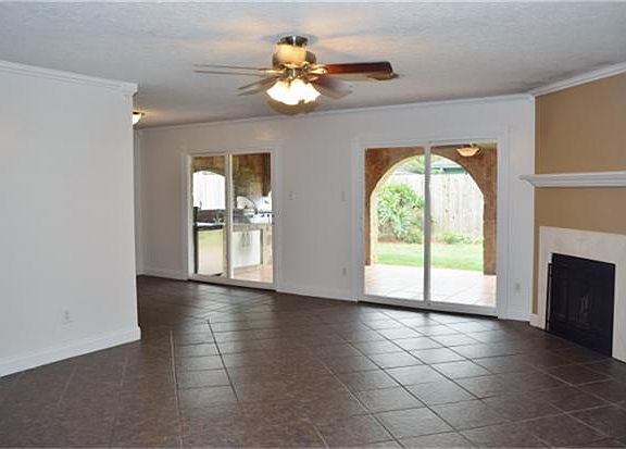 4th image of 1730 Oak Valley Dr