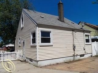 4th image of 457 Lincoln Ave