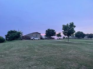 523 Hilltop Trl, Rhome, TX 76078