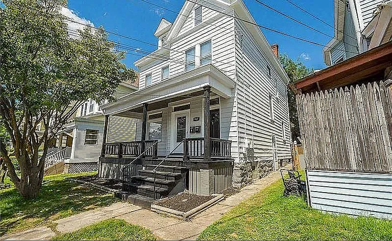 943 Jackman Ave