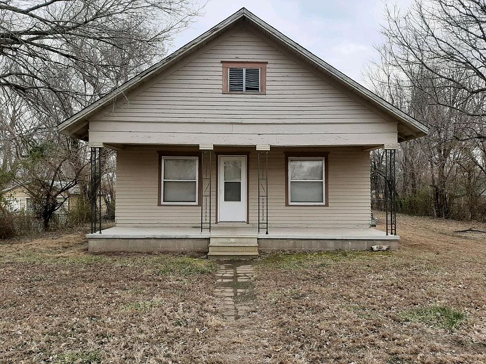 1st image of 1017 W Oak Ave