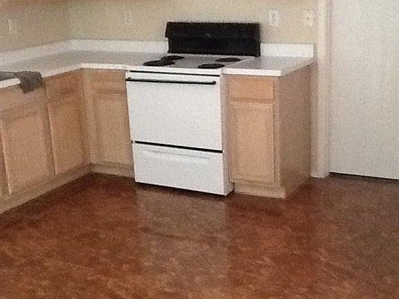 5th image of 200 Crystalwood Dr