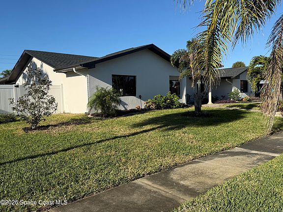 2nd image of 1908 Cedar Ln