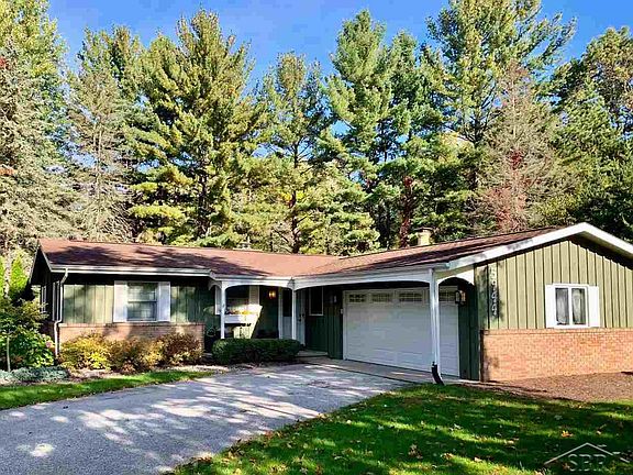 2nd image of 5944 Birchcrest Dr