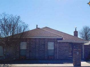 1021 W Mesa Verde Dr, Hobbs, NM 88240