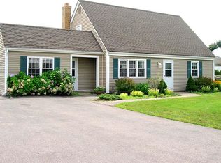 24 Davisville Ln, Narragansett, RI 02882