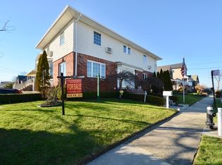 14004 Cronston Ave, Belle Harbor, NY 11694