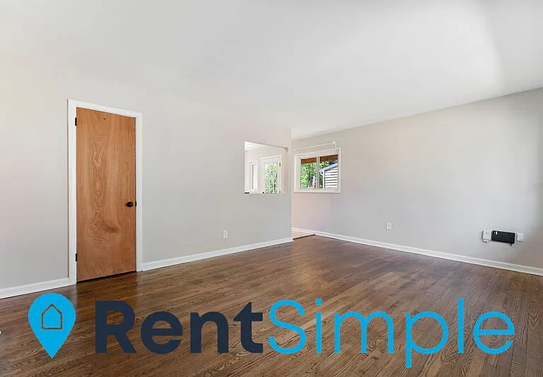 1403 Mary St — Photo 8