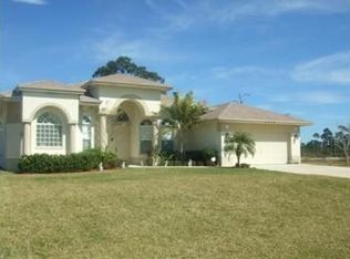 8624 SE Pinehaven Ave, Hobe Sound, FL 33455