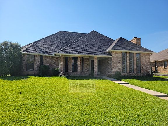 2nd image of 3101 Trail Lake Dr