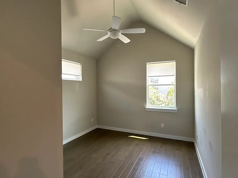 1229 Clifftop Ln — Photo 32