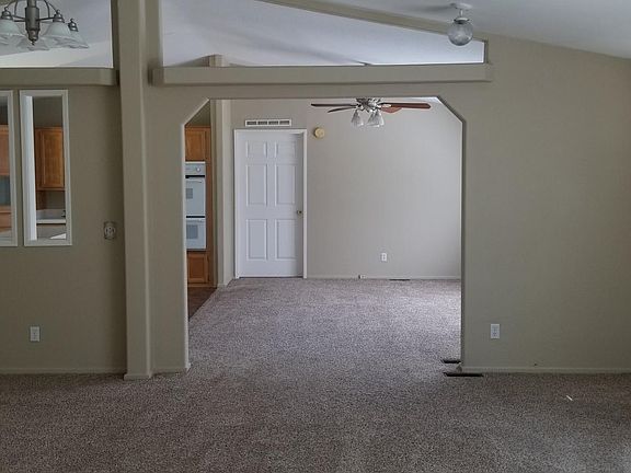 4th image of 9416 Elm Ave