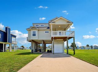 18423 Shaman Dr, Galveston, TX 77554