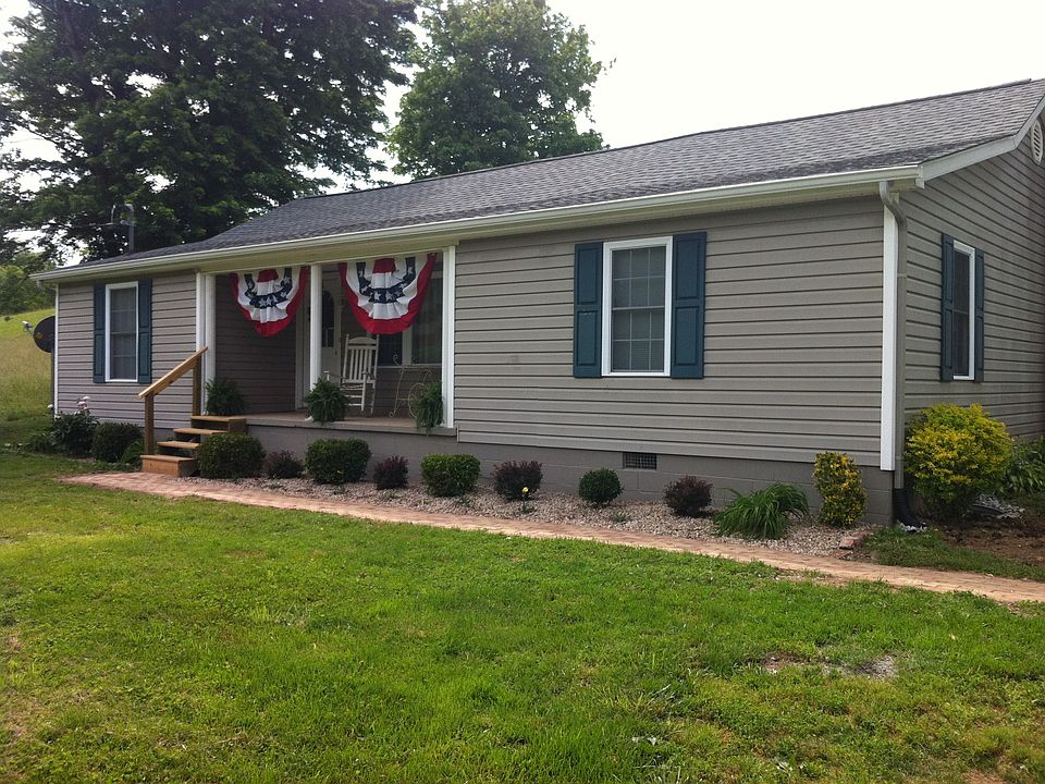1st image of 2421 Whitaker Ln