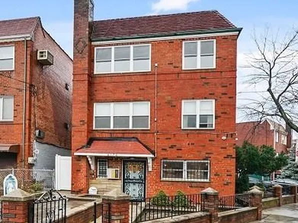 61-76 56th St, Maspeth, NY 11378
