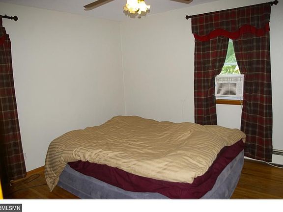 3rd image of 119 Macarthur St E