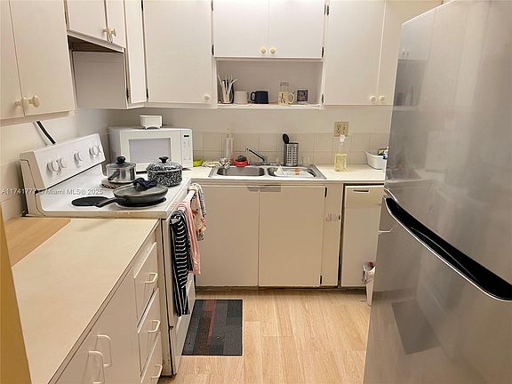 4th image of 4110 NW 88th Ave APT 205