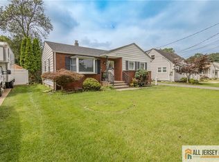 9 Haven Ter, Parlin, NJ 08859