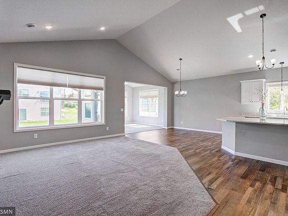 4th image of 11305 Lincoln Ct NE