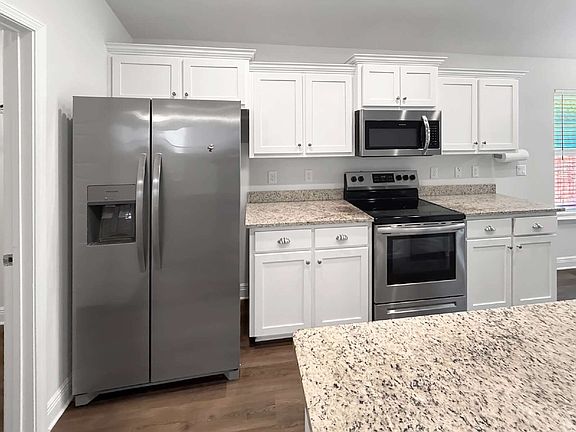 4th image of 3322 Bliss Ln