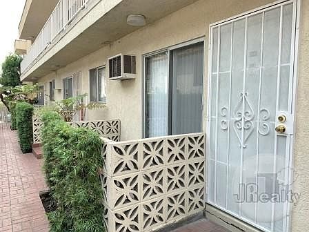 1st image of 1115 S Wooster St #104