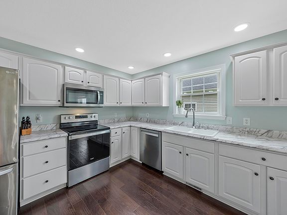 3rd image of 5801 Kevin Ct