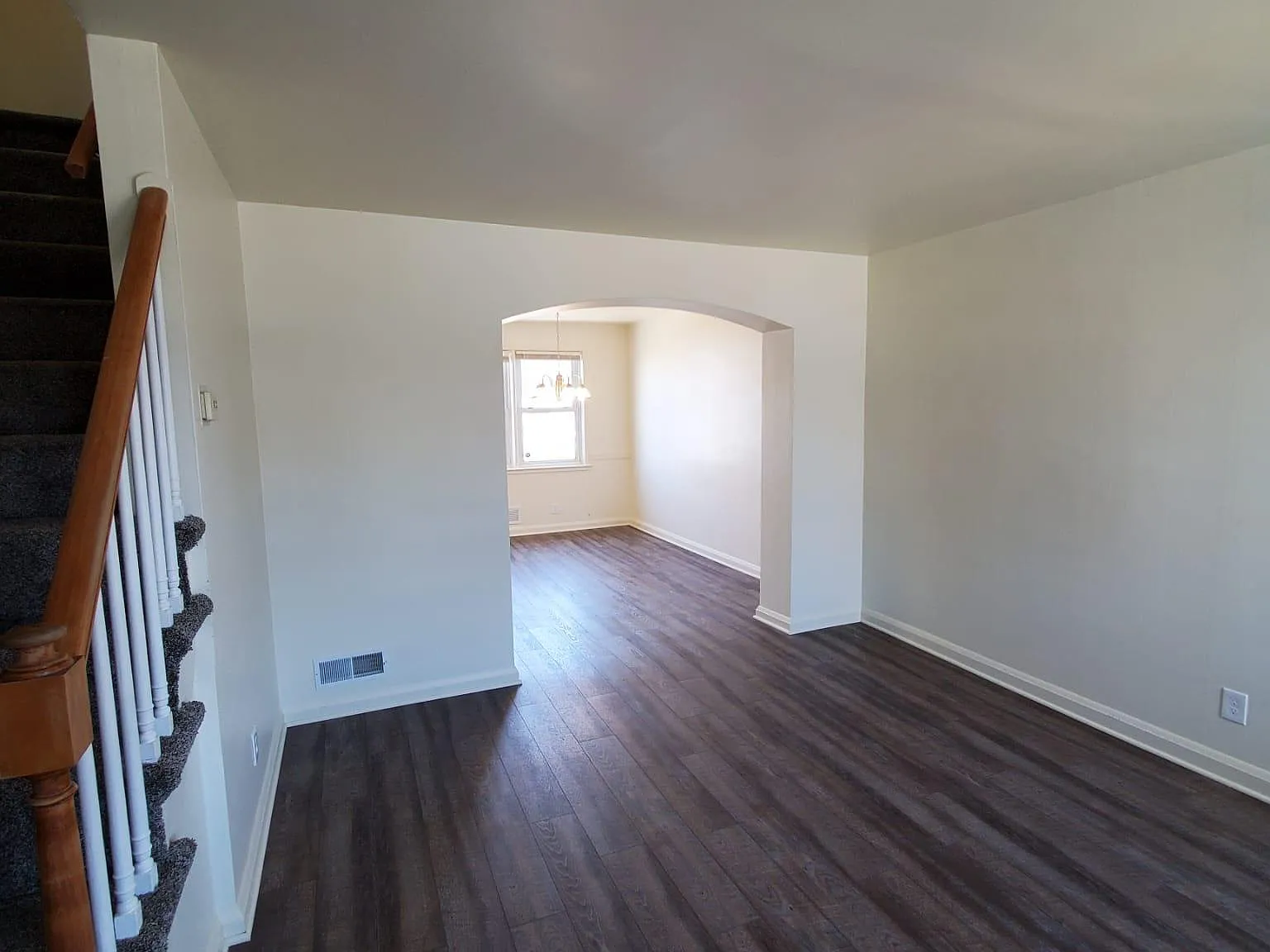 3 bed, 1.5 bath, 1920 sqft, $2,100 — Photo 3