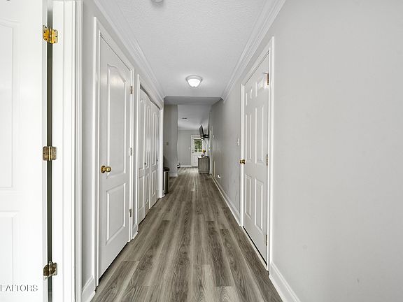 3rd image of 733 Graham Way