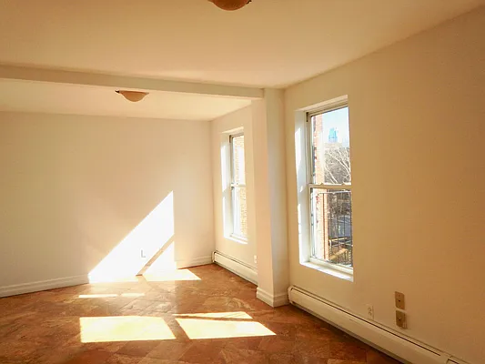 Rented by Realty Collective | media 10