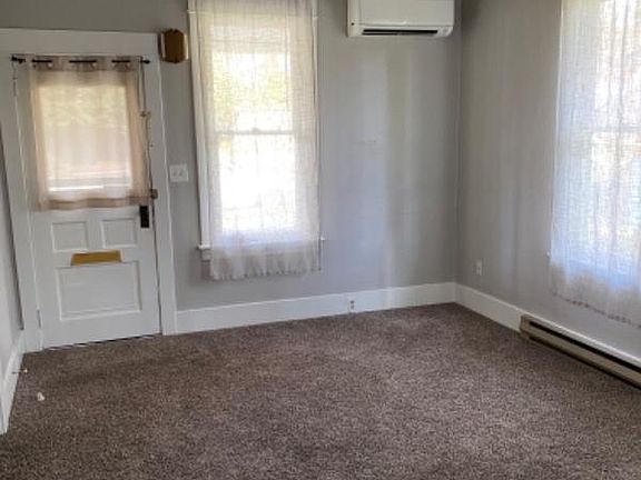 3rd image of 109 W 31st St