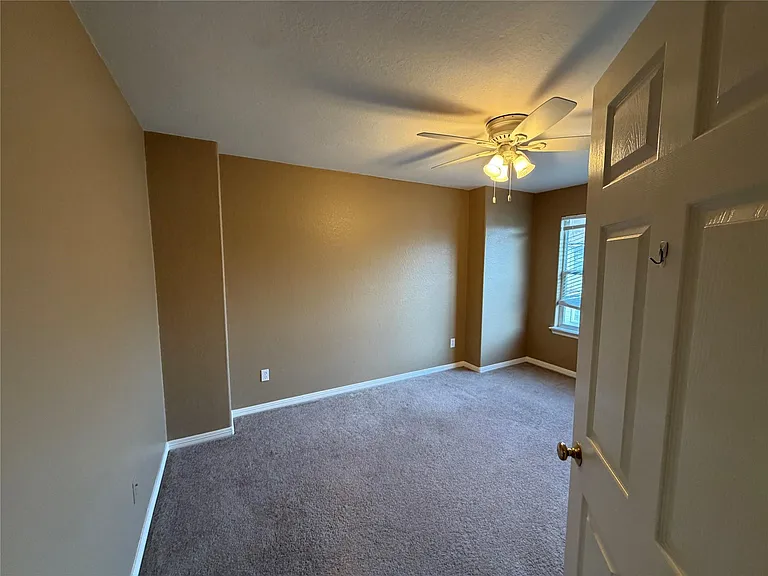 9110 Prairie Trails Dr — Photo 23