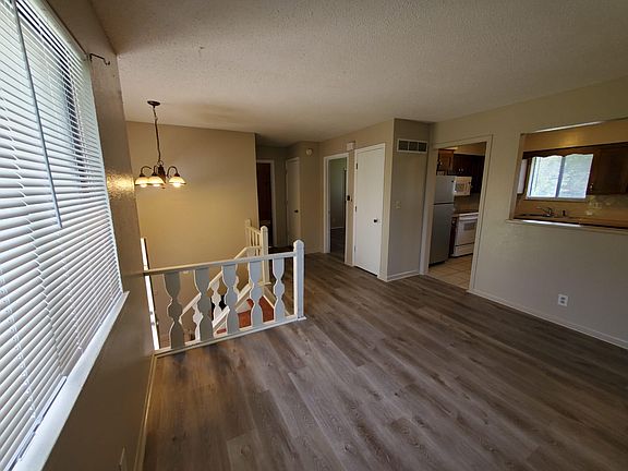 5th image of 609 Beach St #1