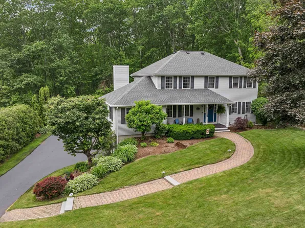 12 Julia Drive, Hooksett, NH 03106