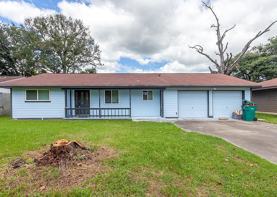 1st image of 570 Lilac Ave