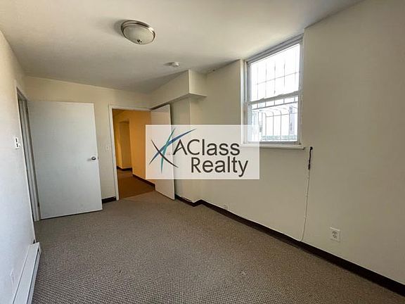 4th image of 32-30 Steinway St #2