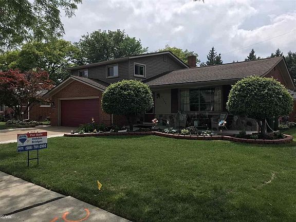 2nd image of 31255 Greenhaven St