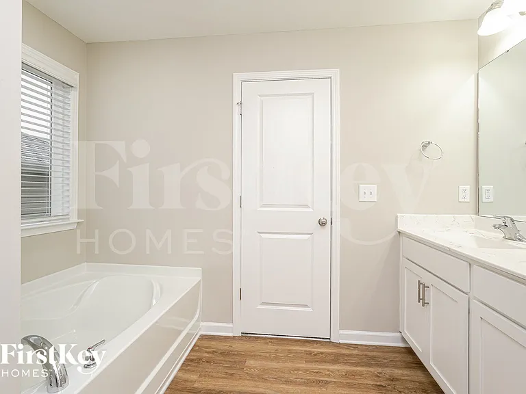 817 Sagemount St — Photo 12