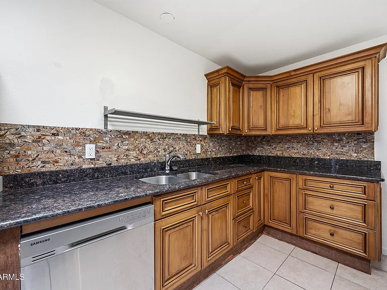 12422 N Cherry Hills Dr E — Photo 10