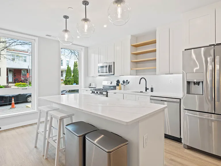 910 Euclid St NW — Photo 6