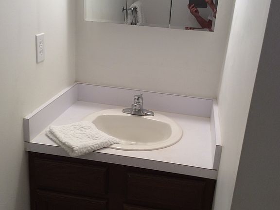 2nd image of 44 Woodland Dr